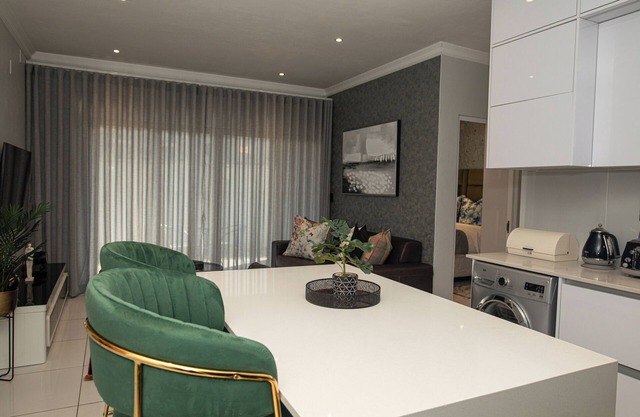 Chic 2-bedroom apartment with WiFi, fitness room in vibrant Pretoria