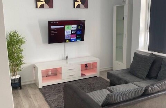 Chic City Retreat Immaculate 2 Bed Oasis in London