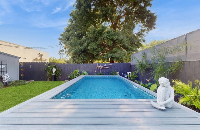 Chic coastal home w private pool, close to downtown & beach