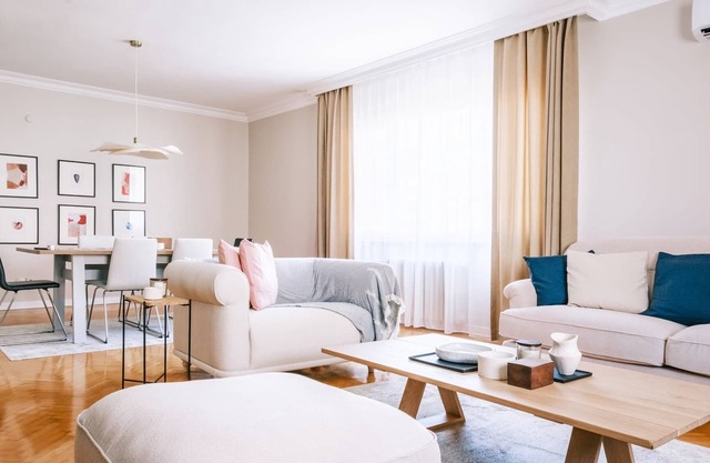 Chic Flat w Balcony 5 min to Cevahir Mall in Sisli