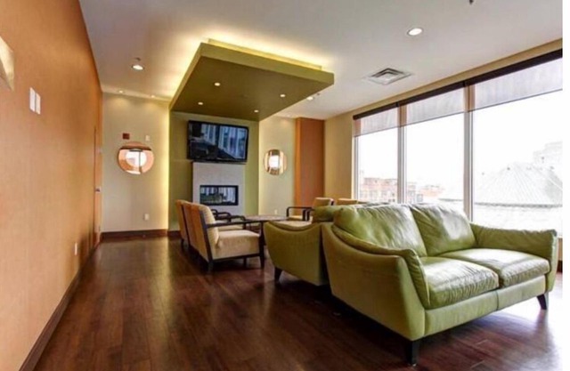 Chic Luxury Downtown Condo with Pool & Garage !n