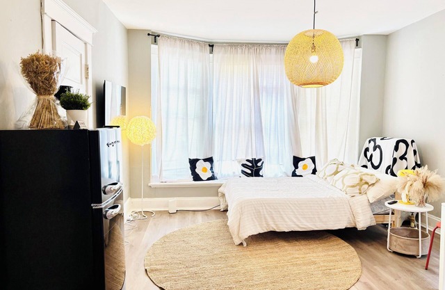 Chic Midtown Studio in Central Gardens – Safe, Stylish & Convenient