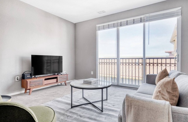 Chic Santana Row 2BR w/Pool & Garage, 10 mins to Google, by Blueground