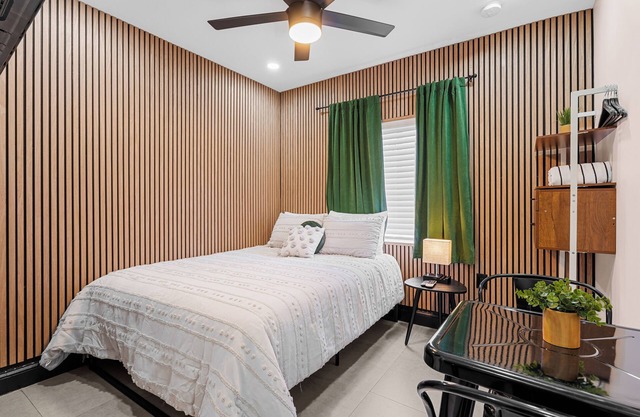 Chic SoBe Studio | Free Parking & More