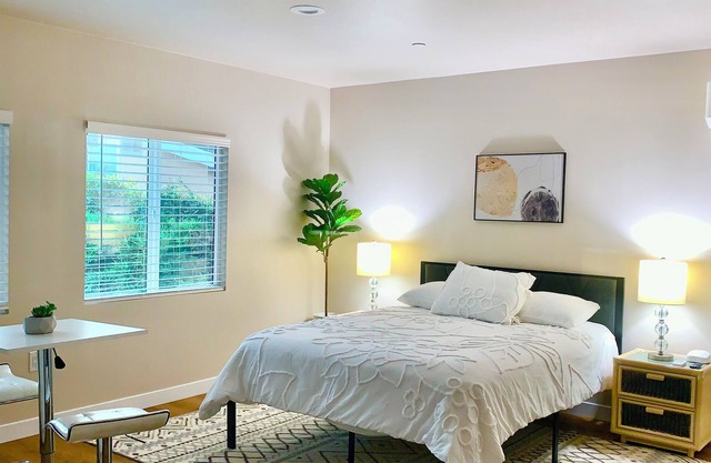 Chic Spanish-Style Guest Suite. Ventura, CA with AC, WiFi