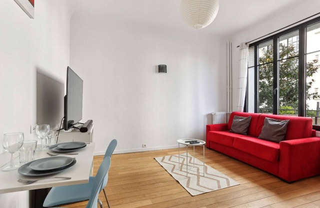 Chic studio with downtown Boulogne-Billancourt