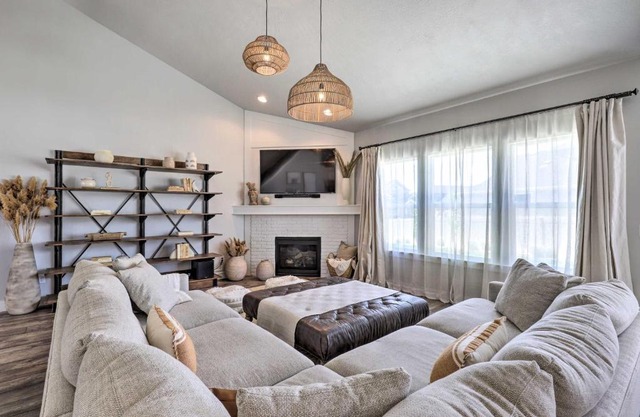 Chic Vineyard Getaway with Yard about 8 Mi to BYU