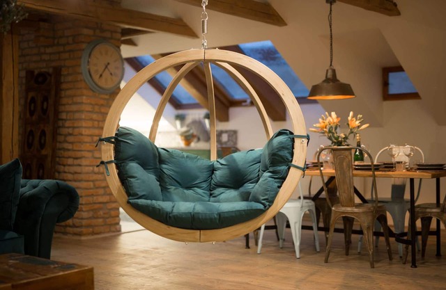 Chill in the Hanging Chair in a Boho-Chic Loft - Paid Parking nearby