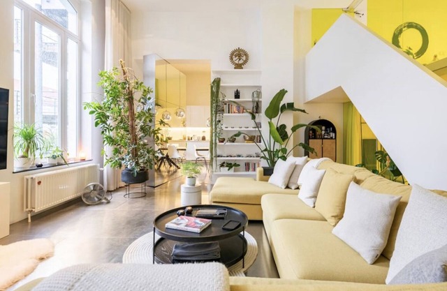 Chique surya yoga loft in the heart of Ixelles w/parking.