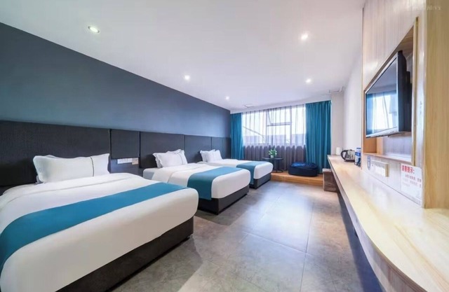 Chongqing Fanghua Hotel (Hongyadong Branch)