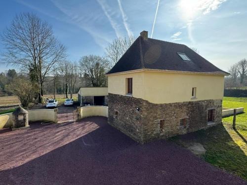 Chouette et Hibou 30 pers 2 gîtes jacuzzi, billard