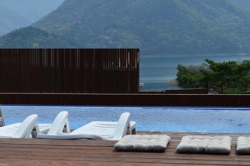 Chungju Psyche Pool Villa