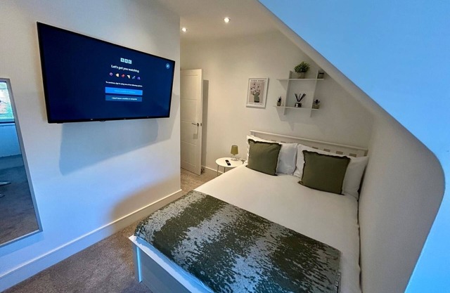 Churchward 5, 1 bed apartment close to London