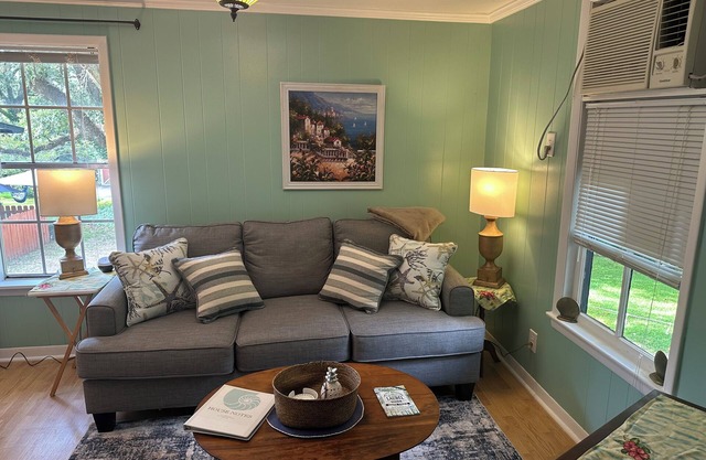 Cici's Hilltop Haven Laurels top choice