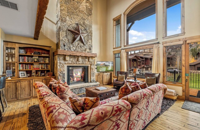 Cimarron #14 townhome walkable to Steamboat base