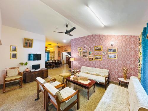 Cine Castle 4BHK Luxury Spacez Villa with Private Theatre & Garden