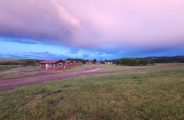 Circle R Cabin 4, Private Ranch, Mountain Views