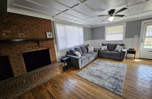 Circleview Suite, Nestled 5 minutes from Beckley,1934 home Remodeled and updated