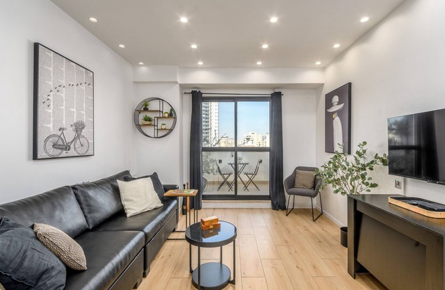 City Center Apartment With Balcony in Jerusalem