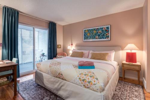 City Nest Steps to Kensington Bow River DT