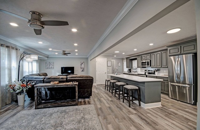 City Retreat Near the Lake, Great for Fishing