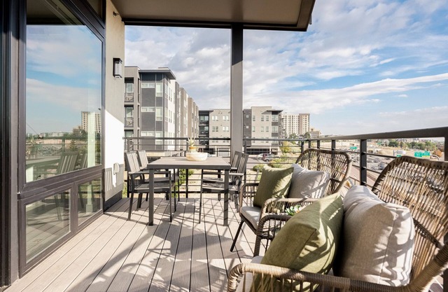 City Views! | Chic Jefferson Park Condo | Tesoro