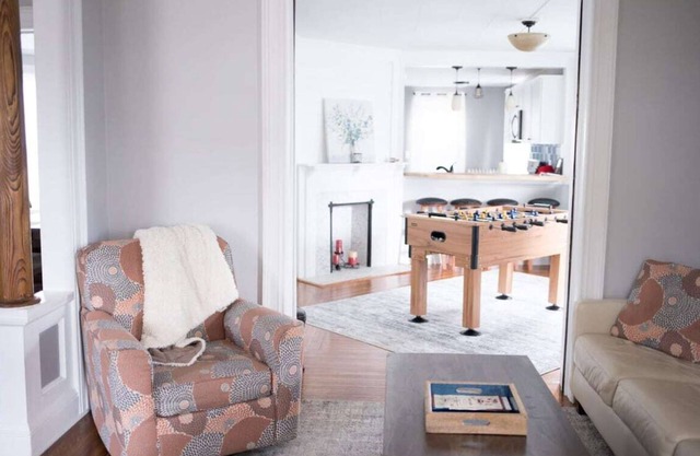 Cityside Escape Spacious w/Game Room & Fire Pit