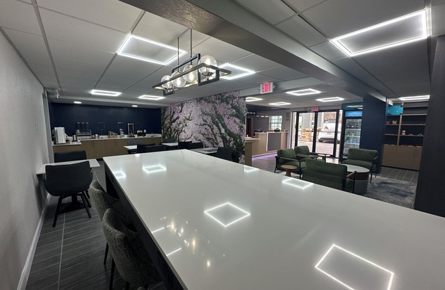 Clarion Pointe Decatur Downtown