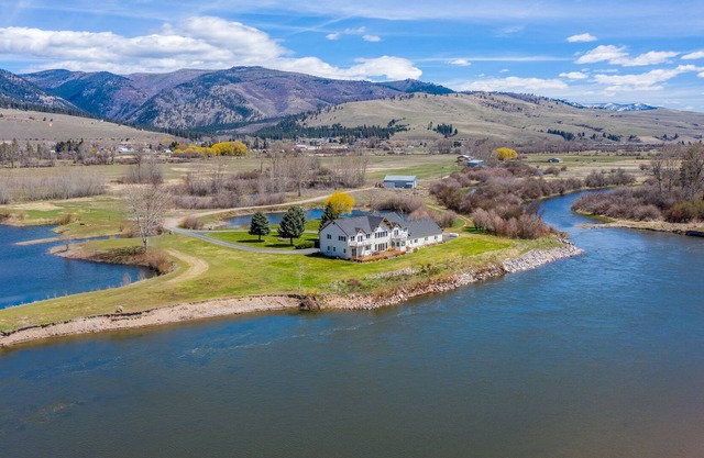 Clark Fork Riverfront Retreat 15 Minutes From Missoula! Special Events Venue!