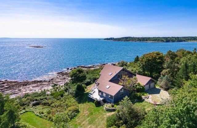Clark Point Cottage, ocean access, panoramic views