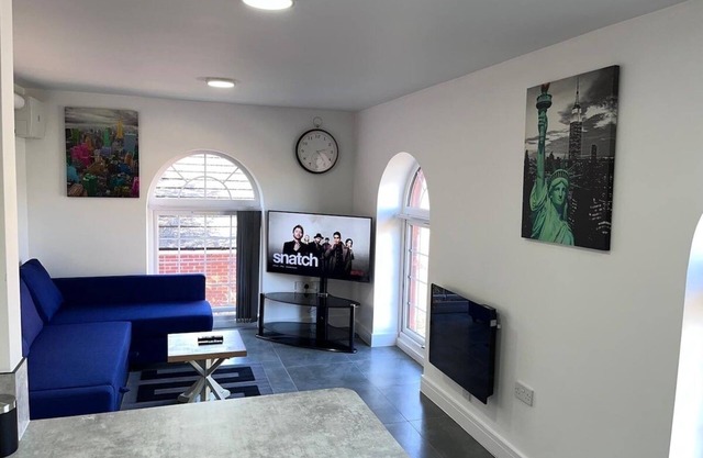 Classic Nest-Sleeps 6-Free Parking-High Speed WiFi