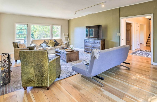 Classy Berkeley Home w/ Views < 2 Mi to Dtwn!