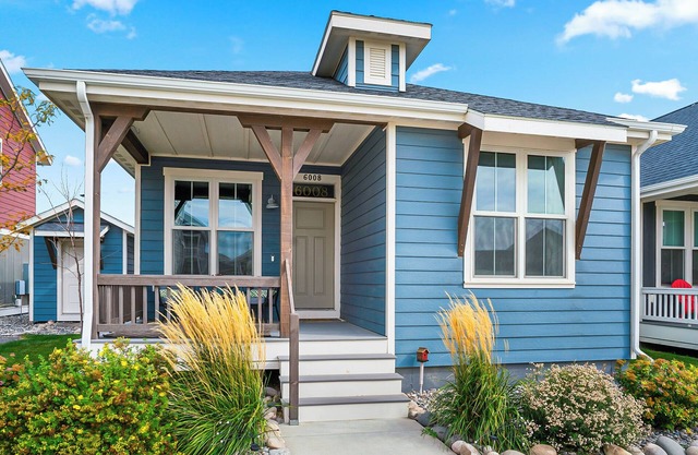 Clean 3-bed, 2-bath cottage with neighborhood amenities in the heart of Billings