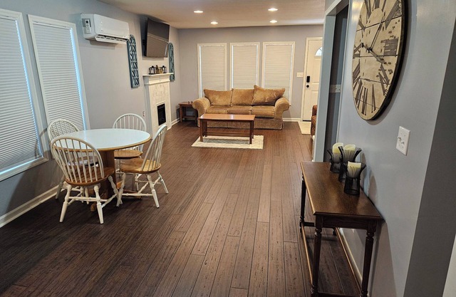 Clean and relaxing house for your vacation or business needs.