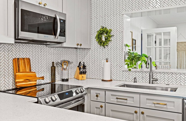 🌞CLEAN/Beautiful Kitchen/POOL/CLOSE TO BEACHES ⛱️