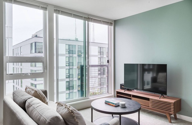 Clean Central District Studio w/Theater, Gym & Lounge, by Blueground