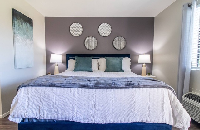 Clean Studio♛King Bd.♛Fast Internet♛Close to Fwy