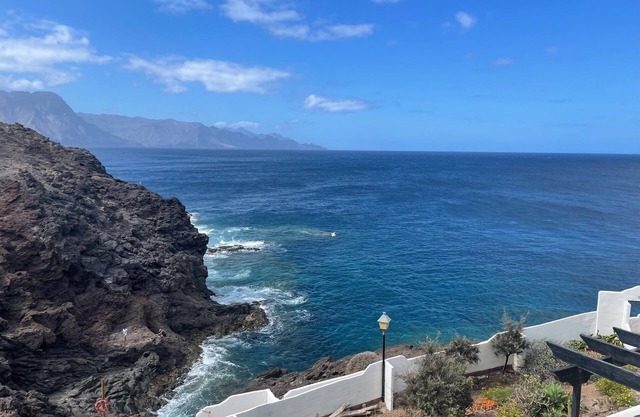 Cliffs Edge a home on the sea with magnificent ocean views and sunsets