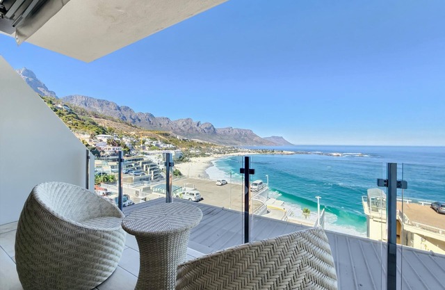 Clifton Luxury Ocean & Mountain View Apartment