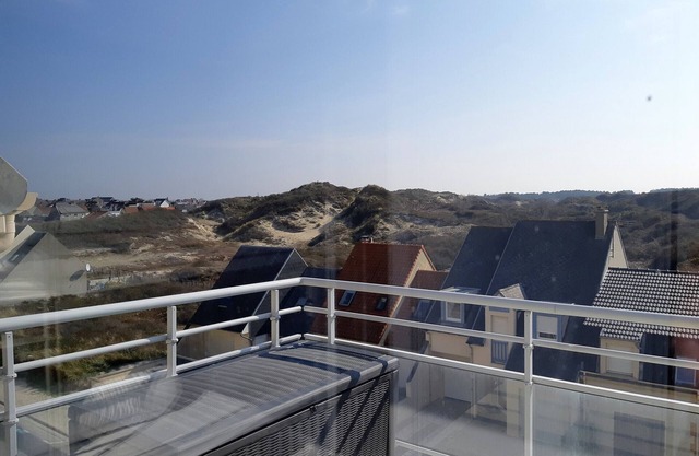 Close to beach with parking and balcony in Fort-Mahon-Plage