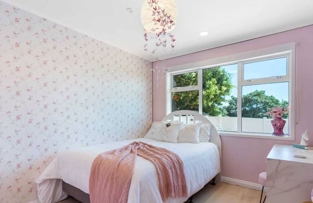 Close to CBD 5 Bedroom near new house