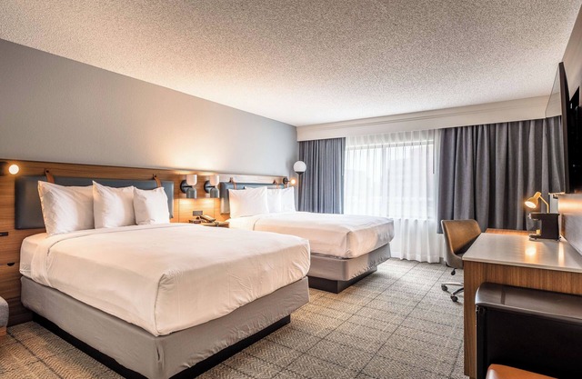 Close to George W. Bush Presidential Center! Pet-Friendly, FREE Parking, Pool!