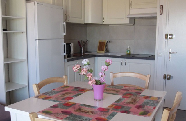 CLOSE TO THE BEACH for 2 or couple with young children