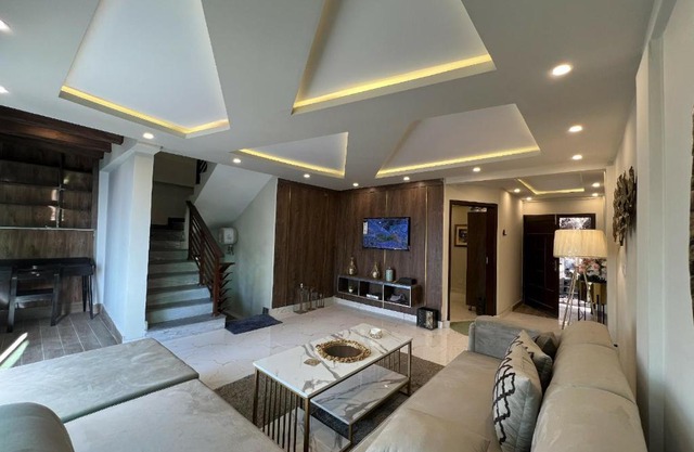 Cloud Nine Murree Hut1