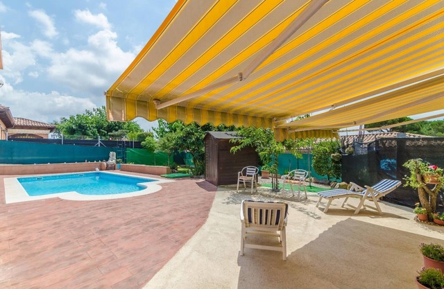Club Villamar - Cozy villa with private swimming pool fenced pool situated in a quiet area