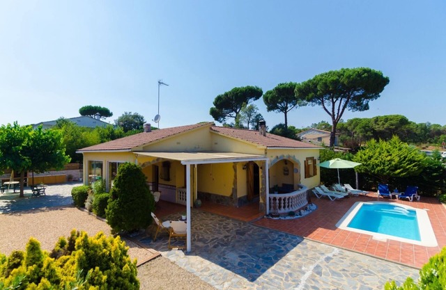Club Villamar - Detached Holiday Villa Goliath in Lloret de Mar with Private Swimming Pool and a .