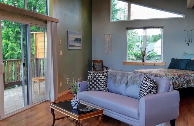 Coach House in the Trees