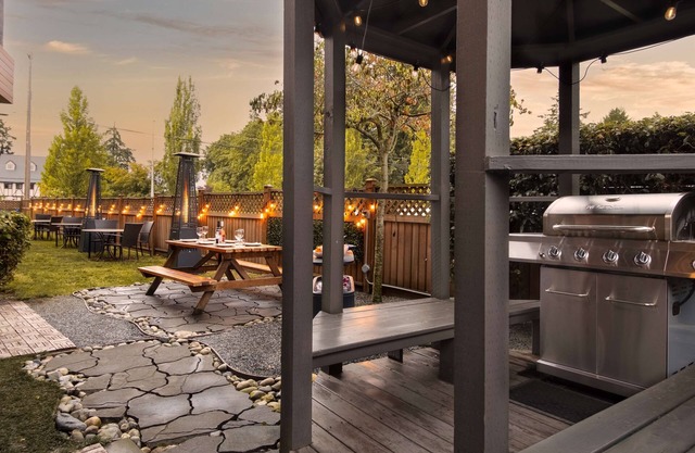 Coast Parksville Hotel