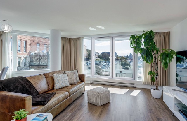 Coastal Duet – Breathtaking Views with Work Desk by Victoria Prime!