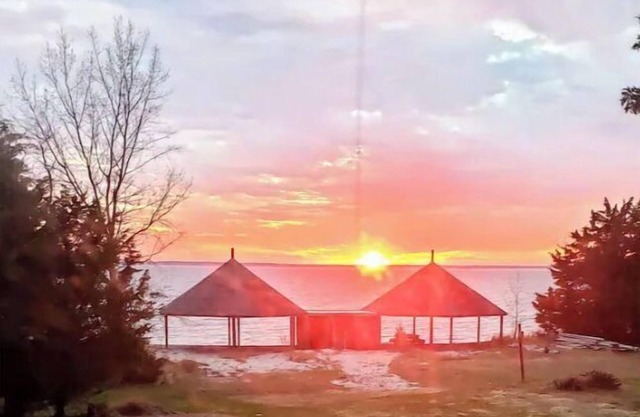 Coastal Farmhouse Getaway!